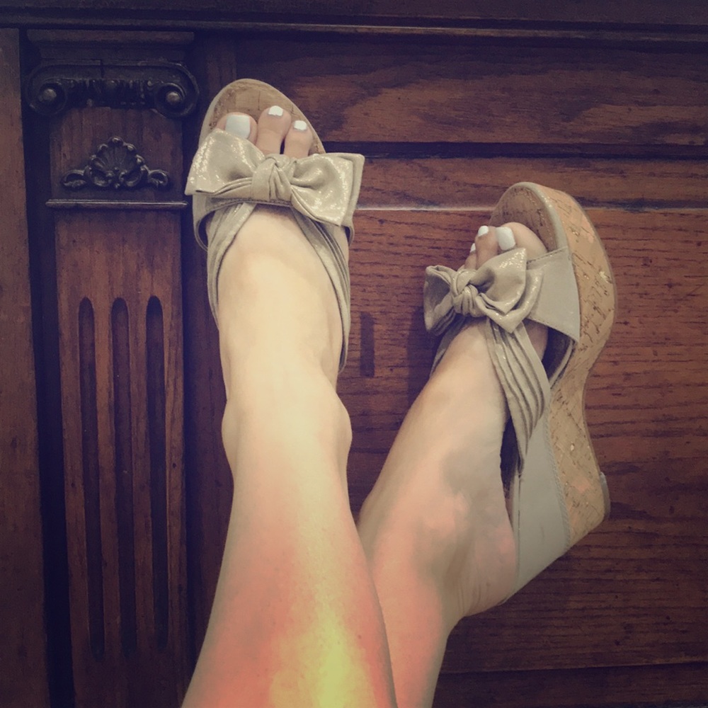 Guess wedges!!